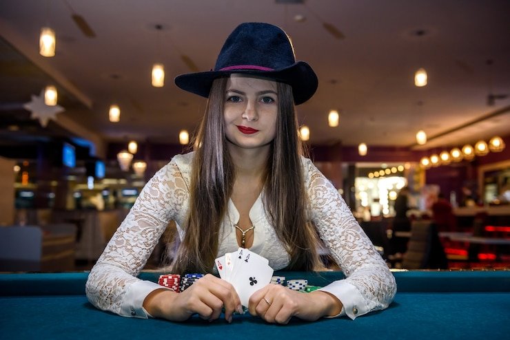 Studio dealer live FFWS Indonesia dengan meja roulette profesional dan kamera multi-angle